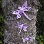 Libellula in porcellana lilla - immagine 2