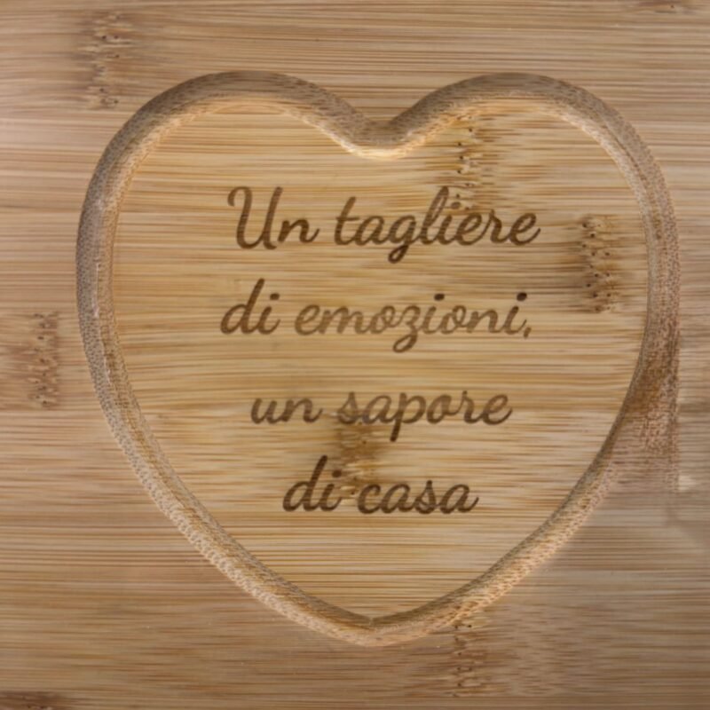 Tagliere in legno personalizzato con incisione laser